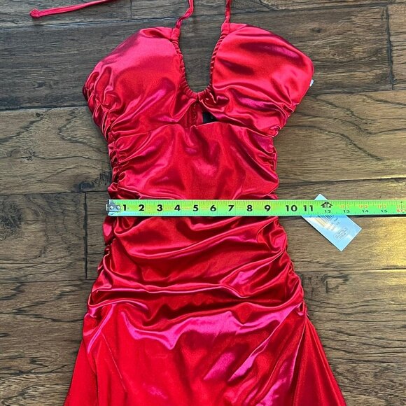 NWT $139 B DARLIN Formal Dress Size 1/2 Juniors Red Satin Keyhole Halter Gown XS - Picture 12 of 16